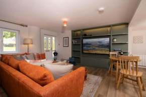 Contemporary Home with Parking by LetMeStay